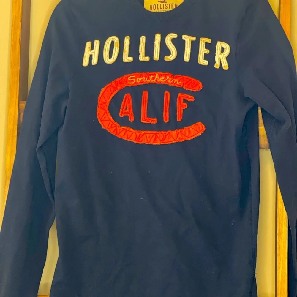 Hollister Men’s Long Sleeve T-shirt - Picture 1 of 3